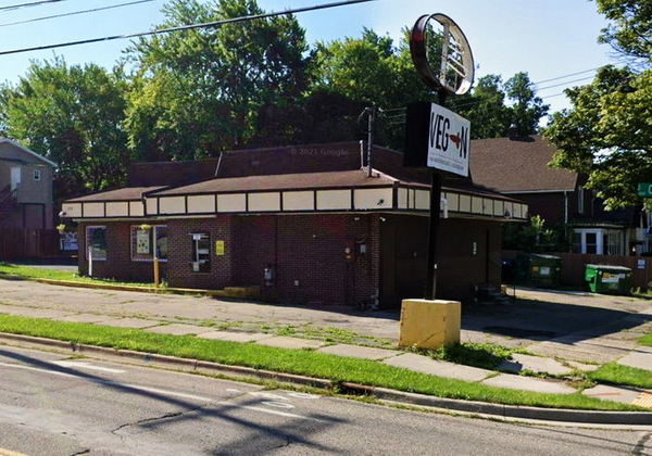 A&W Restaurant - Lansing - 902 E Grand River Ave